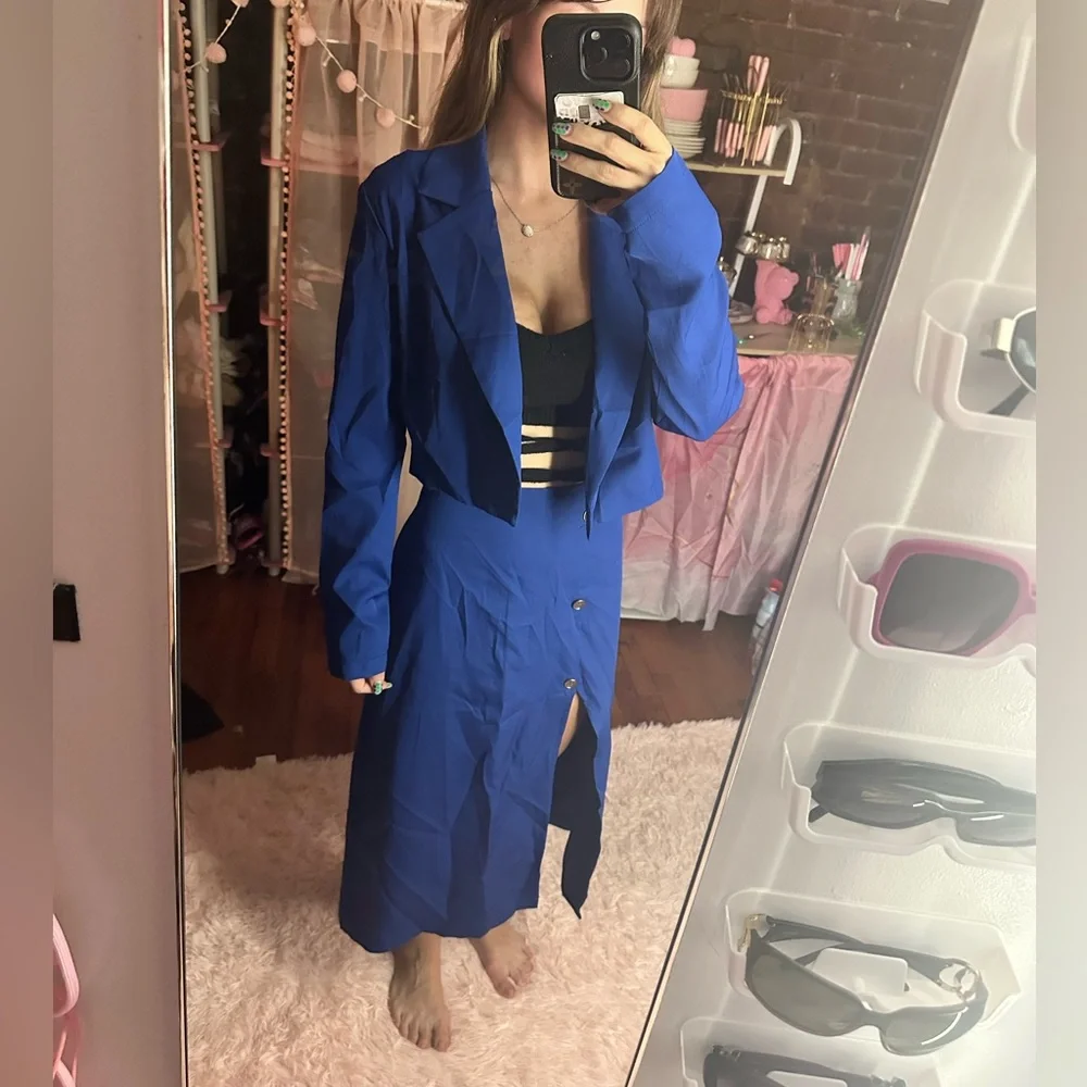 ๐ blue skirt suit - Picture 1 of 2
